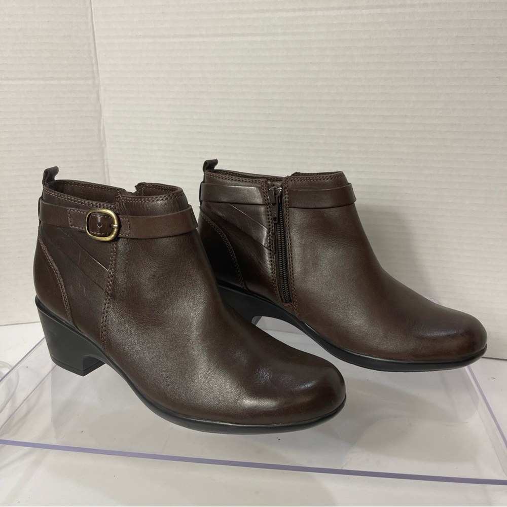 Clark’s Size 7 Malia Hawthorn Brown Leather Ankle Booties